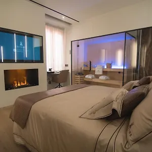 tritone-luxury-suites.it-romehotels.com/